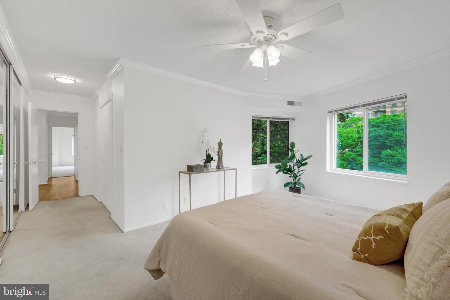 8360 GREENSBORO DR #212, MCLEAN, Virginia 22102, 3 Bedrooms Bedrooms, ,2 BathroomsBathrooms,Residential,For sale,8360 GREENSBORO DR #212,VAFX2238966 MLS # VAFX2238966