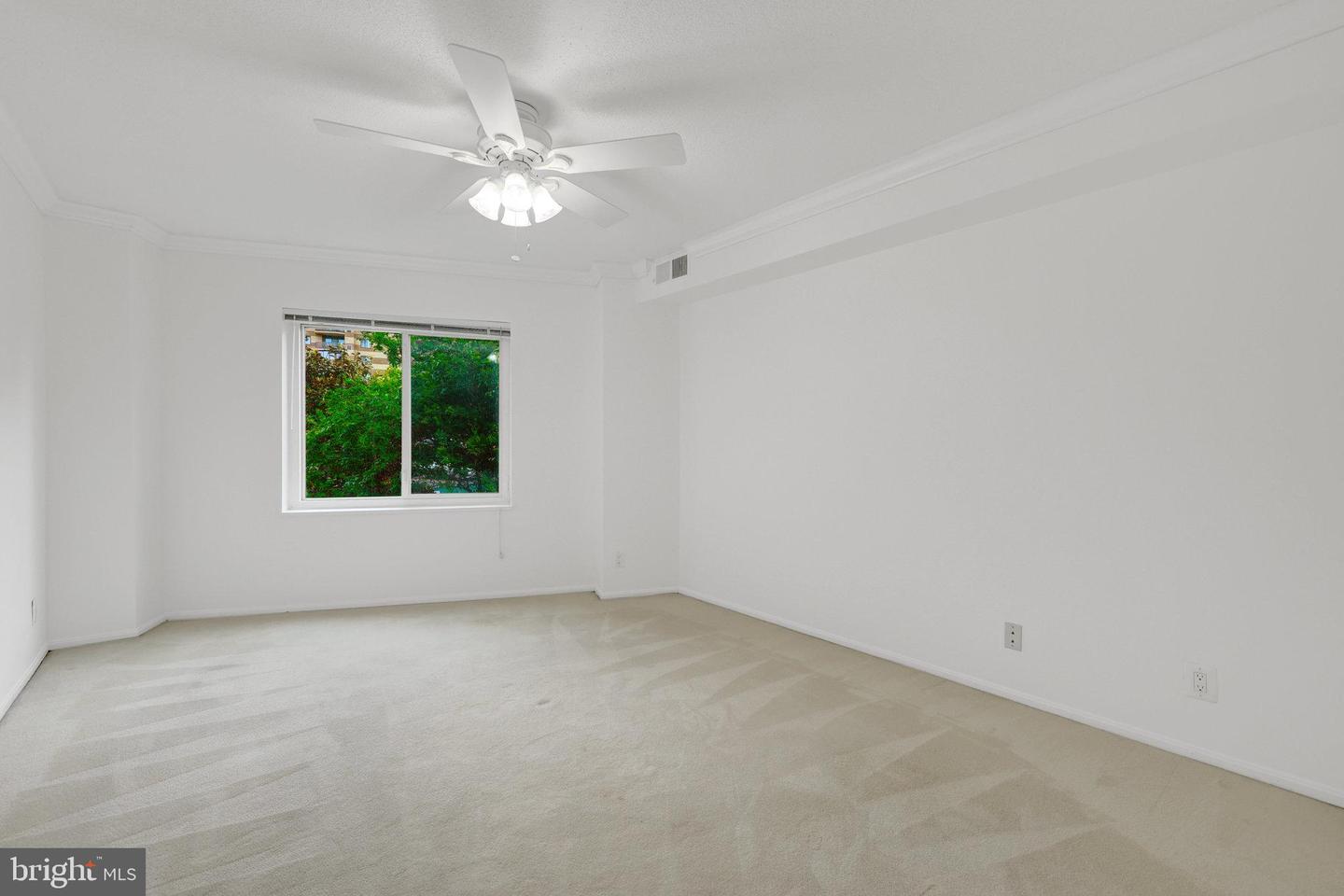 8360 GREENSBORO DR #212, MCLEAN, Virginia 22102, 3 Bedrooms Bedrooms, ,2 BathroomsBathrooms,Residential,For sale,8360 GREENSBORO DR #212,VAFX2238966 MLS # VAFX2238966