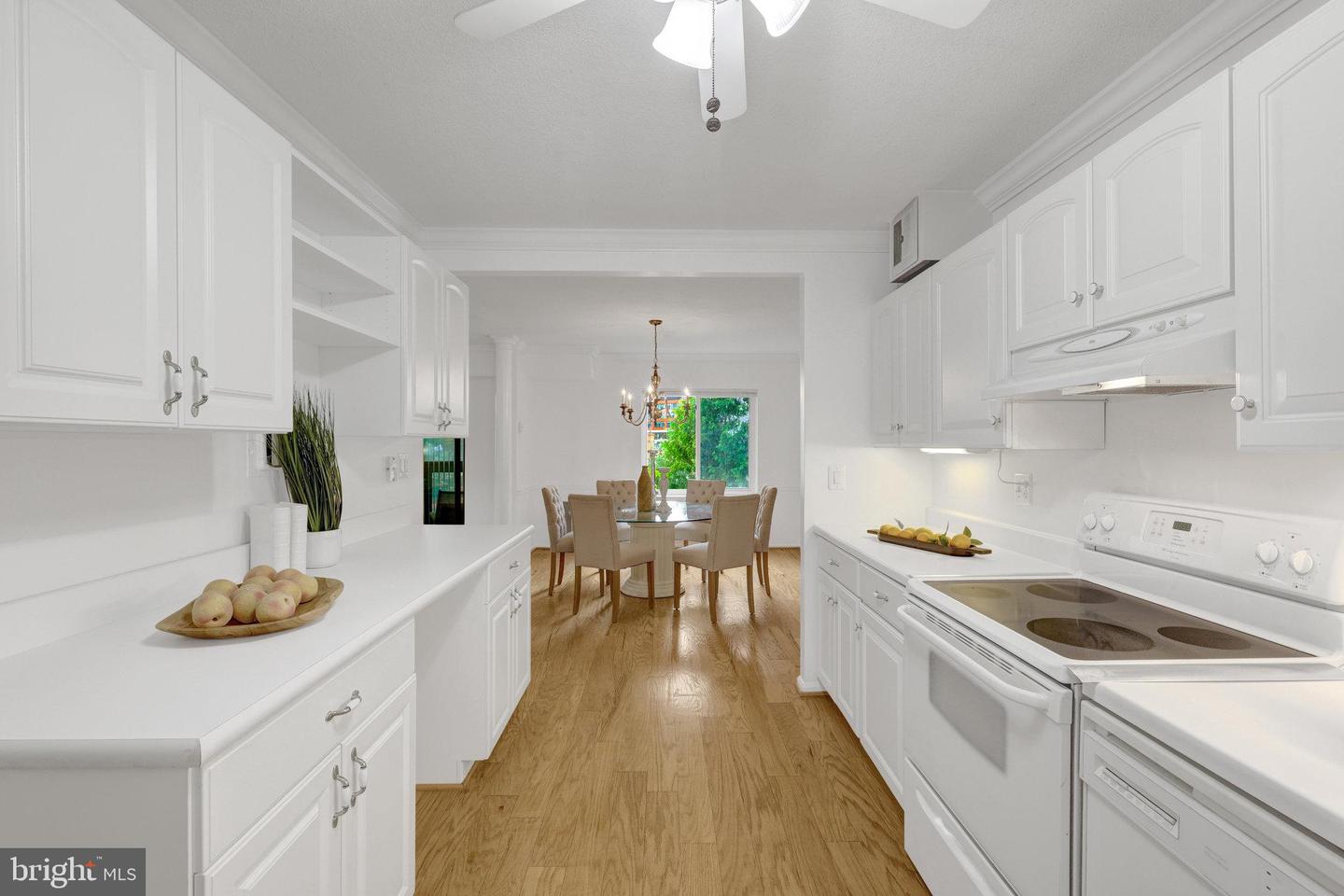 8360 GREENSBORO DR #212, MCLEAN, Virginia 22102, 3 Bedrooms Bedrooms, ,2 BathroomsBathrooms,Residential,For sale,8360 GREENSBORO DR #212,VAFX2238966 MLS # VAFX2238966