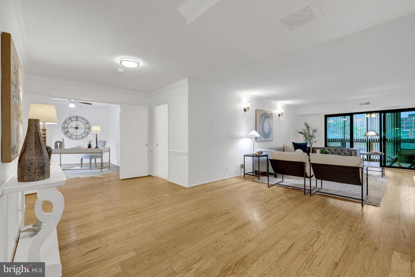 8360 GREENSBORO DR #212, MCLEAN, Virginia 22102, 3 Bedrooms Bedrooms, ,2 BathroomsBathrooms,Residential,For sale,8360 GREENSBORO DR #212,VAFX2238966 MLS # VAFX2238966