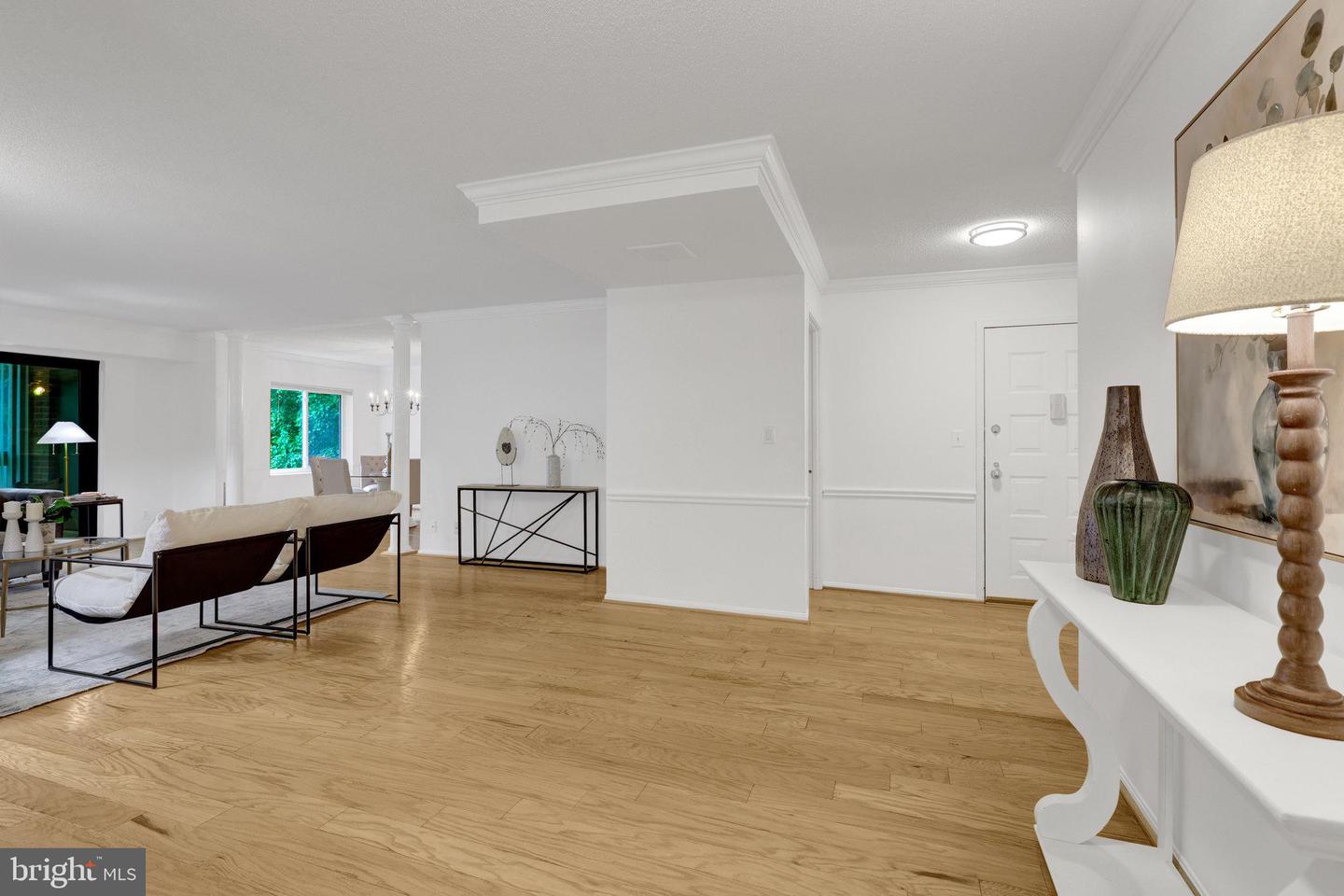 8360 GREENSBORO DR #212, MCLEAN, Virginia 22102, 3 Bedrooms Bedrooms, ,2 BathroomsBathrooms,Residential,For sale,8360 GREENSBORO DR #212,VAFX2238966 MLS # VAFX2238966