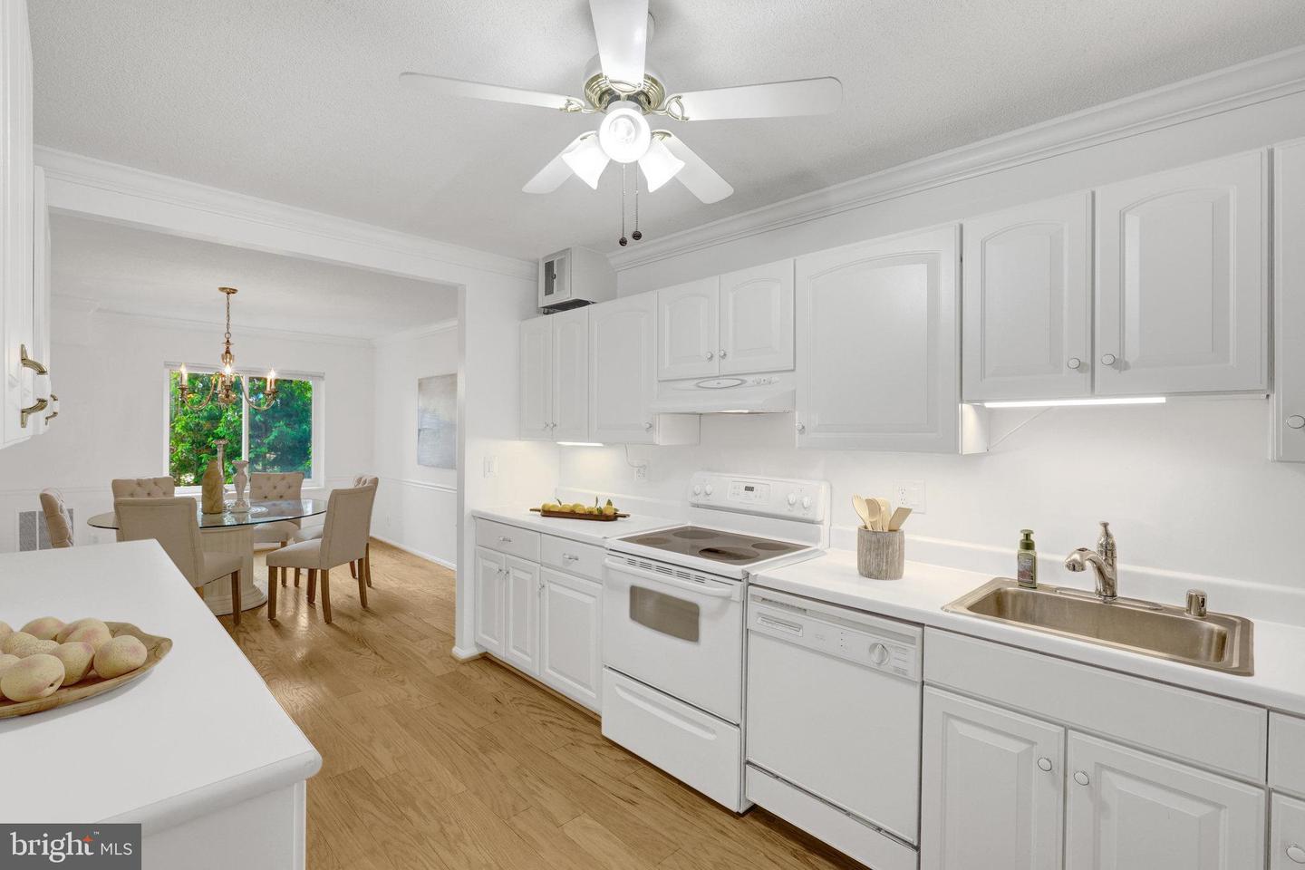 8360 GREENSBORO DR #212, MCLEAN, Virginia 22102, 3 Bedrooms Bedrooms, ,2 BathroomsBathrooms,Residential,For sale,8360 GREENSBORO DR #212,VAFX2238966 MLS # VAFX2238966