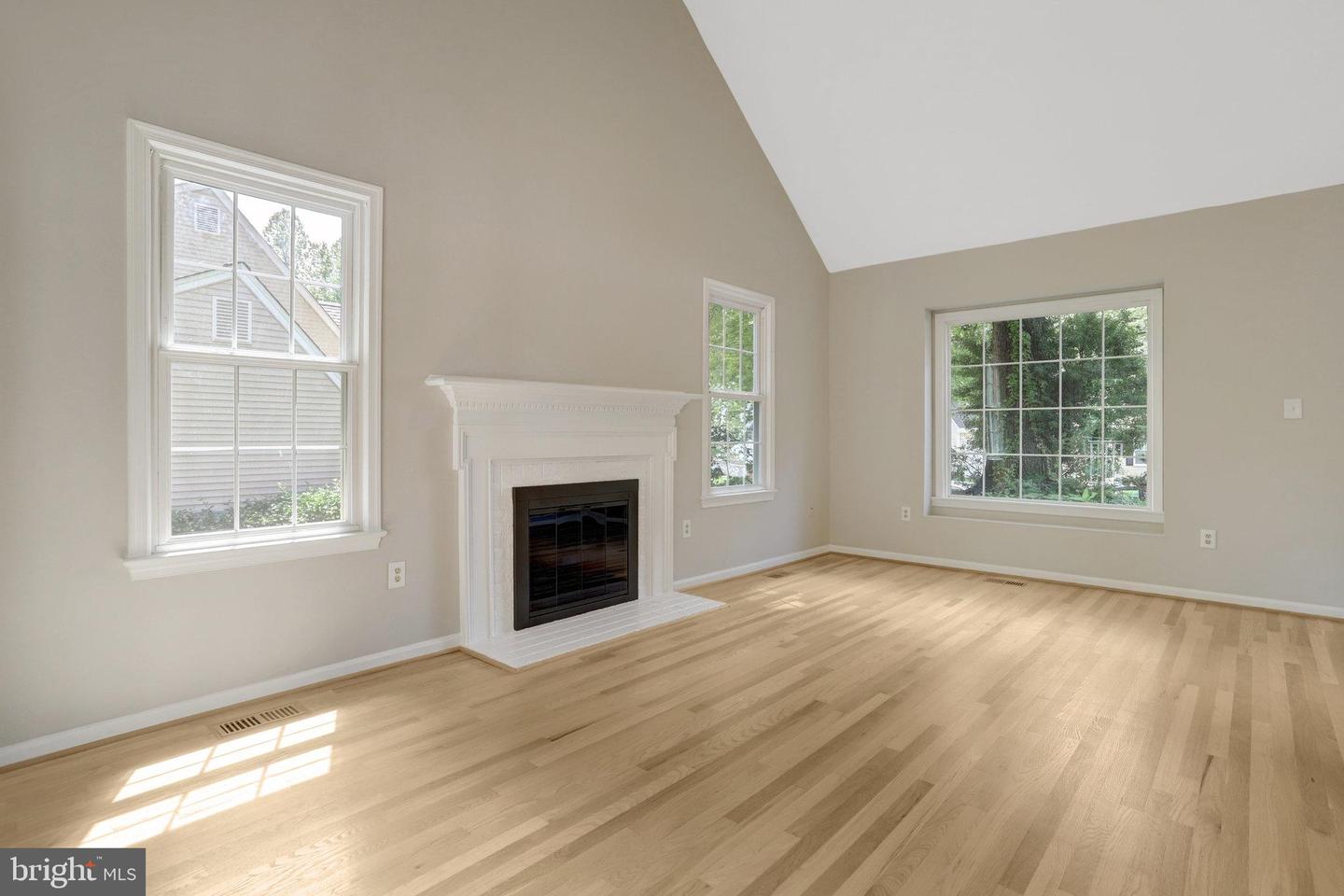 9241 NORTHEDGE DR, SPRINGFIELD, Virginia 22153, 4 Bedrooms Bedrooms, ,3 BathroomsBathrooms,Residential,For sale,9241 NORTHEDGE DR,VAFX2239164 MLS # VAFX2239164