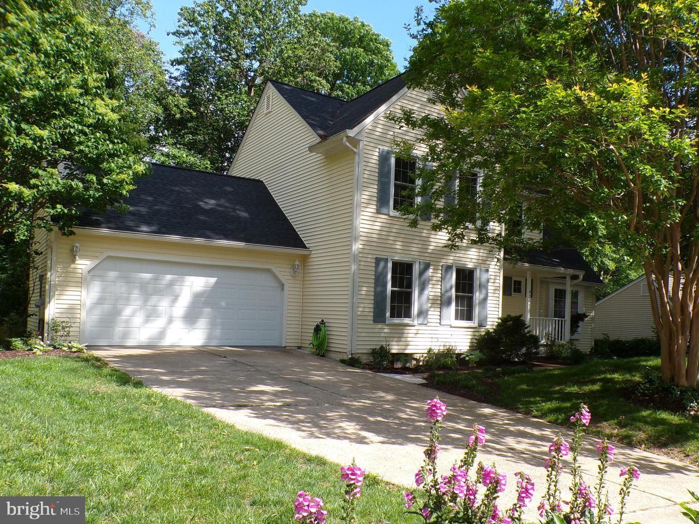 9241 NORTHEDGE DR, SPRINGFIELD, Virginia 22153, 4 Bedrooms Bedrooms, ,3 BathroomsBathrooms,Residential,For sale,9241 NORTHEDGE DR,VAFX2239164 MLS # VAFX2239164