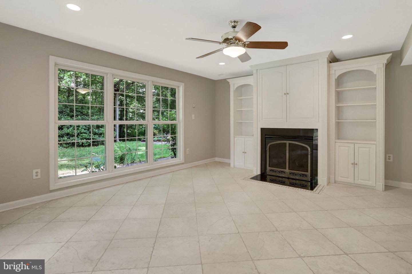 9241 NORTHEDGE DR, SPRINGFIELD, Virginia 22153, 4 Bedrooms Bedrooms, ,3 BathroomsBathrooms,Residential,For sale,9241 NORTHEDGE DR,VAFX2239164 MLS # VAFX2239164