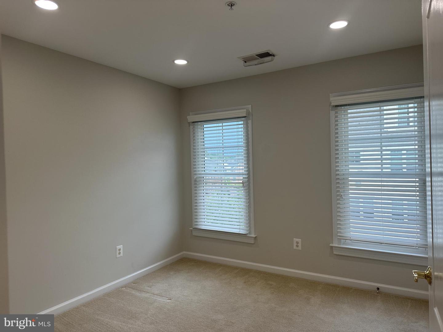 93 HERON LN, OCCOQUAN, Virginia 22125, 4 Bedrooms Bedrooms, ,3 BathroomsBathrooms,Residential,For sale,93 HERON LN,VAPW2094362 MLS # VAPW2094362