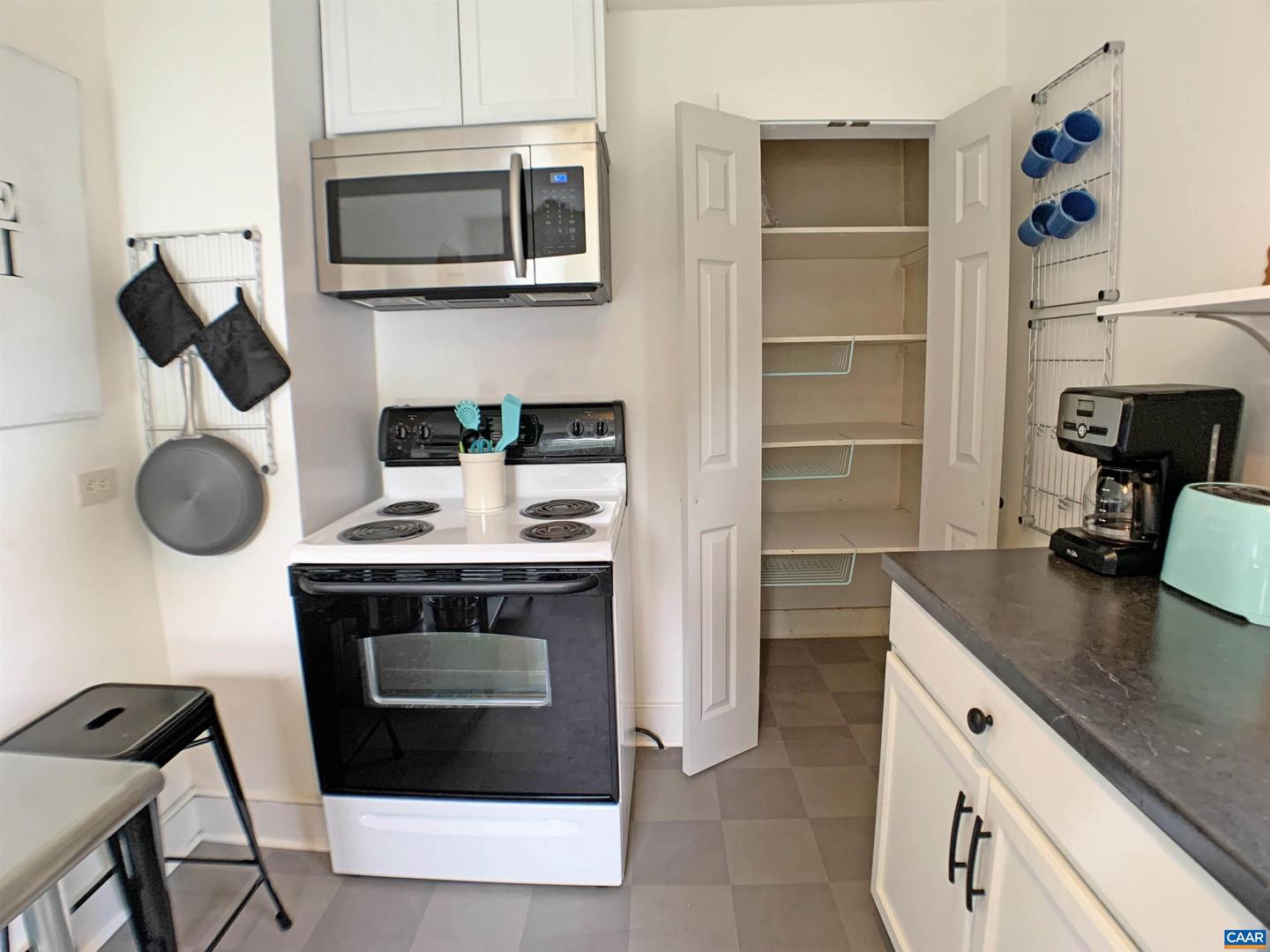 239 SHAMROCK RD, CHARLOTTESVILLE, Virginia 22903, 2 Bedrooms Bedrooms, ,1 BathroomBathrooms,Residential,For sale,239 SHAMROCK RD,664322 MLS # 664322