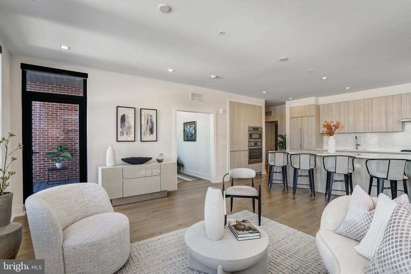 737 SWANN AVE #302, ALEXANDRIA, Virginia 22301, 2 Bedrooms Bedrooms, ,2 BathroomsBathrooms,Residential,For sale,737 SWANN AVE #302,VAAX2045130 MLS # VAAX2045130