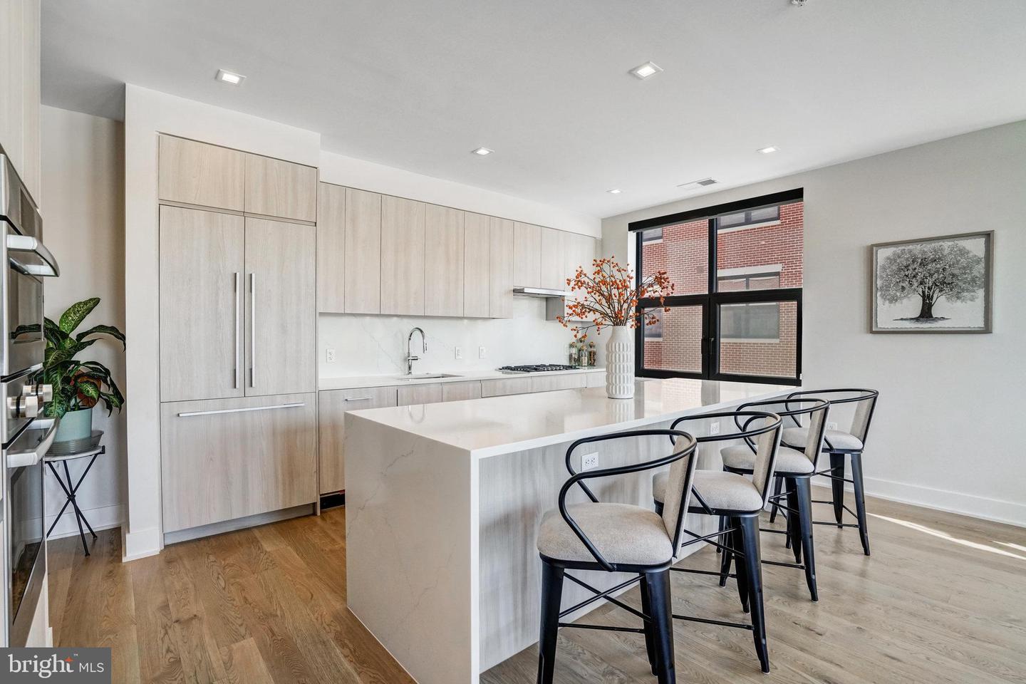 737 SWANN AVE #302, ALEXANDRIA, Virginia 22301, 2 Bedrooms Bedrooms, ,2 BathroomsBathrooms,Residential,For sale,737 SWANN AVE #302,VAAX2045130 MLS # VAAX2045130