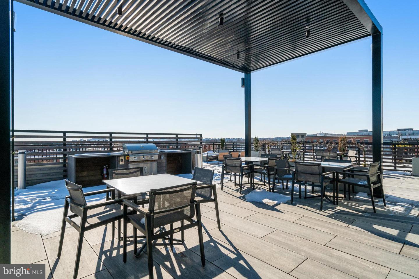 737 SWANN AVE #302, ALEXANDRIA, Virginia 22301, 2 Bedrooms Bedrooms, ,2 BathroomsBathrooms,Residential,For sale,737 SWANN AVE #302,VAAX2045130 MLS # VAAX2045130