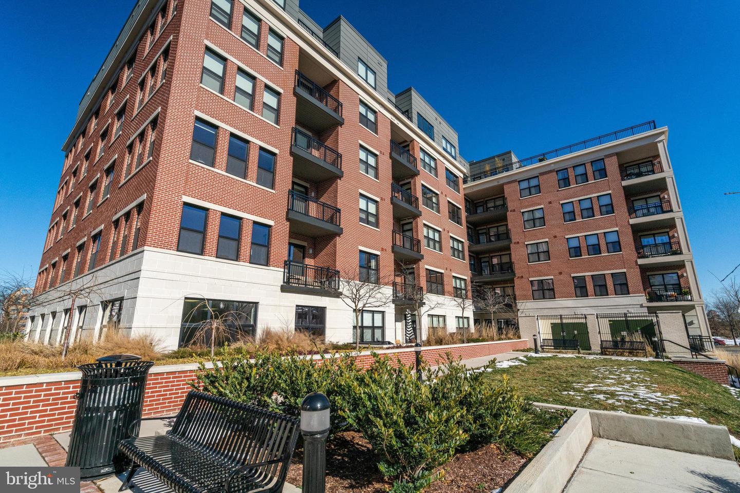 737 SWANN AVE #302, ALEXANDRIA, Virginia 22301, 2 Bedrooms Bedrooms, ,2 BathroomsBathrooms,Residential,For sale,737 SWANN AVE #302,VAAX2045130 MLS # VAAX2045130