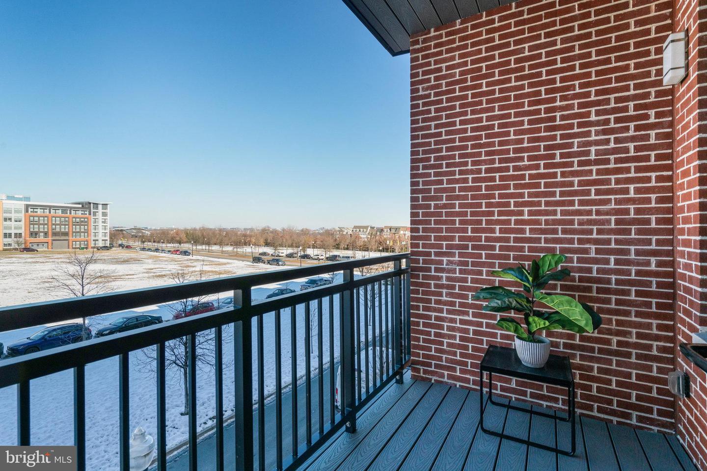 737 SWANN AVE #302, ALEXANDRIA, Virginia 22301, 2 Bedrooms Bedrooms, ,2 BathroomsBathrooms,Residential,For sale,737 SWANN AVE #302,VAAX2045130 MLS # VAAX2045130