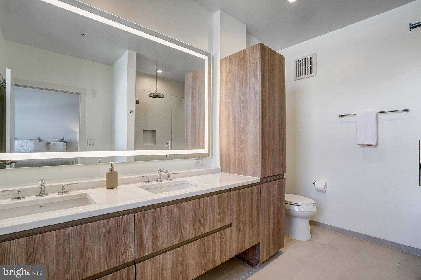 737 SWANN AVE #302, ALEXANDRIA, Virginia 22301, 2 Bedrooms Bedrooms, ,2 BathroomsBathrooms,Residential,For sale,737 SWANN AVE #302,VAAX2045130 MLS # VAAX2045130