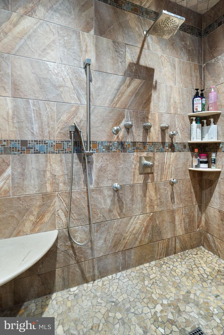 264 HOLLY BERRY RD, FREDERICKSBURG, Virginia 22406, 3 Bedrooms Bedrooms, ,3 BathroomsBathrooms,Residential,For sale,264 HOLLY BERRY RD,VAST2038656 MLS # VAST2038656