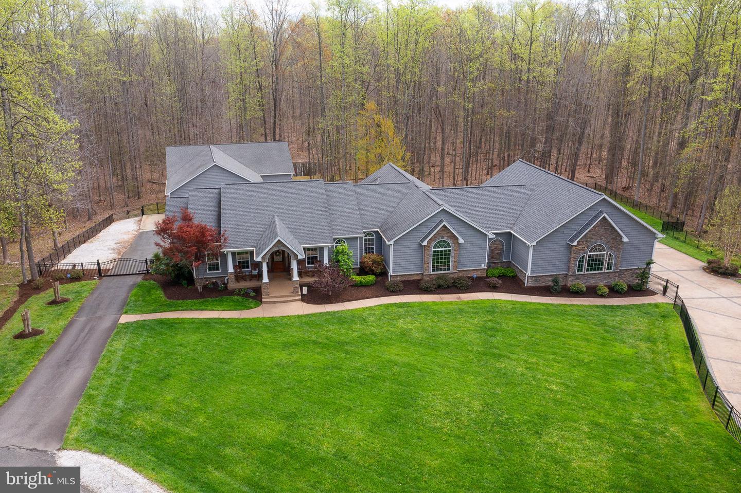264 HOLLY BERRY RD, FREDERICKSBURG, Virginia 22406, 3 Bedrooms Bedrooms, ,3 BathroomsBathrooms,Residential,For sale,264 HOLLY BERRY RD,VAST2038656 MLS # VAST2038656