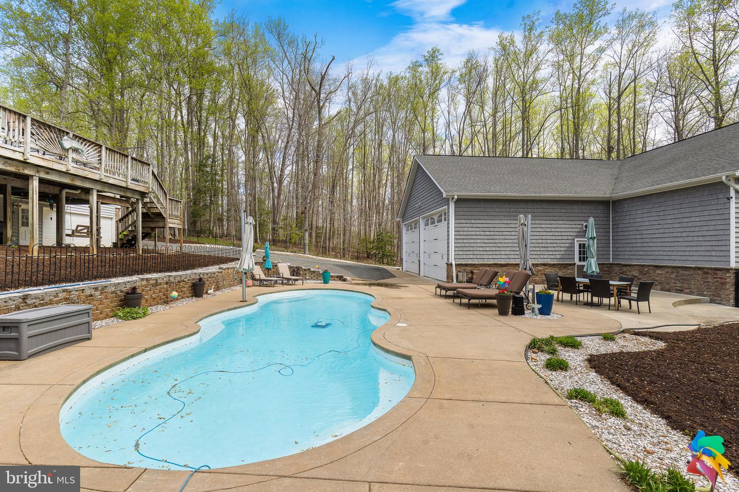 264 HOLLY BERRY RD, FREDERICKSBURG, Virginia 22406, 3 Bedrooms Bedrooms, ,3 BathroomsBathrooms,Residential,For sale,264 HOLLY BERRY RD,VAST2038656 MLS # VAST2038656