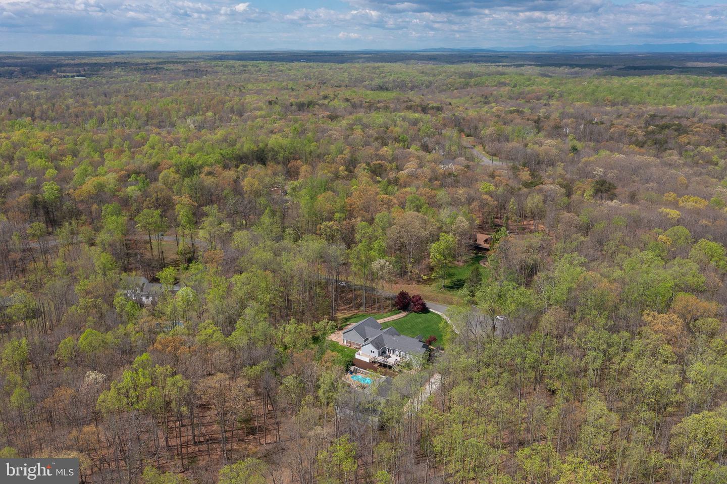 264 HOLLY BERRY RD, FREDERICKSBURG, Virginia 22406, 3 Bedrooms Bedrooms, ,3 BathroomsBathrooms,Residential,For sale,264 HOLLY BERRY RD,VAST2038656 MLS # VAST2038656