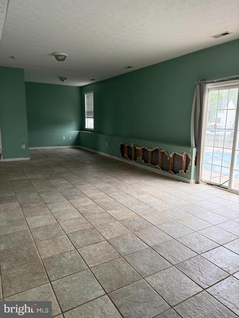 23236 TRIPLE CROWN DR, RUTHER GLEN, Virginia 22546, 4 Bedrooms Bedrooms, ,3 BathroomsBathrooms,Residential,For sale,23236 TRIPLE CROWN DR,VACV2008128 MLS # VACV2008128