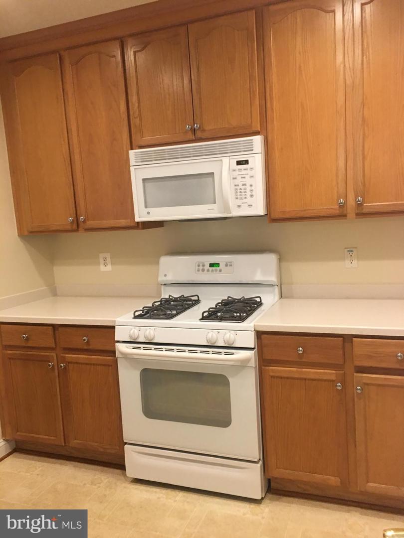 2903 SAINTSBURY PLZ #310, FAIRFAX, Virginia 22031, 2 Bedrooms Bedrooms, ,2 BathroomsBathrooms,Residential,For sale,2903 SAINTSBURY PLZ #310,VAFX2239522 MLS # VAFX2239522