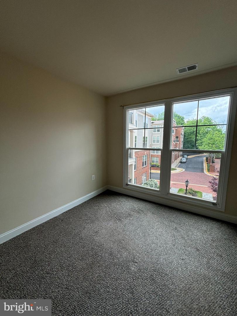 2903 SAINTSBURY PLZ #310, FAIRFAX, Virginia 22031, 2 Bedrooms Bedrooms, ,2 BathroomsBathrooms,Residential,For sale,2903 SAINTSBURY PLZ #310,VAFX2239522 MLS # VAFX2239522