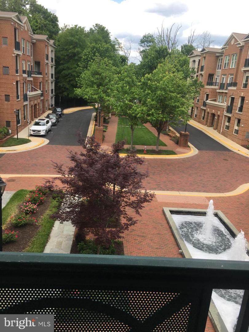 2903 SAINTSBURY PLZ #310, FAIRFAX, Virginia 22031, 2 Bedrooms Bedrooms, ,2 BathroomsBathrooms,Residential,For sale,2903 SAINTSBURY PLZ #310,VAFX2239522 MLS # VAFX2239522