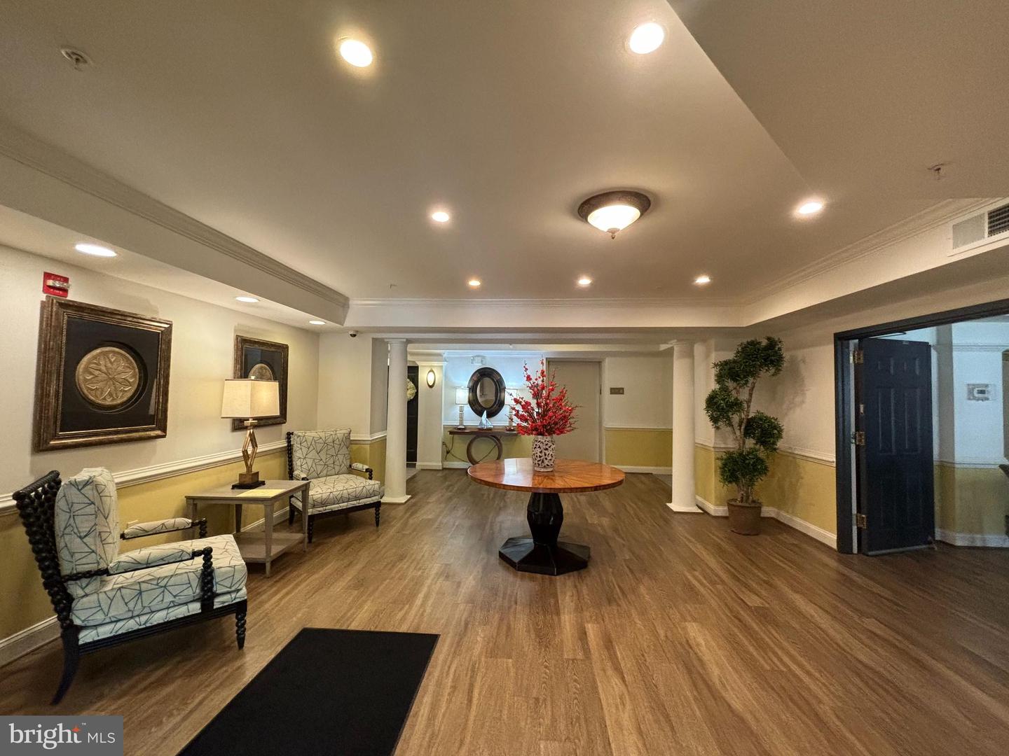2903 SAINTSBURY PLZ #310, FAIRFAX, Virginia 22031, 2 Bedrooms Bedrooms, ,2 BathroomsBathrooms,Residential,For sale,2903 SAINTSBURY PLZ #310,VAFX2239522 MLS # VAFX2239522