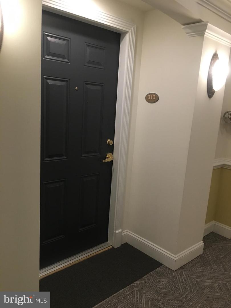 2903 SAINTSBURY PLZ #310, FAIRFAX, Virginia 22031, 2 Bedrooms Bedrooms, ,2 BathroomsBathrooms,Residential,For sale,2903 SAINTSBURY PLZ #310,VAFX2239522 MLS # VAFX2239522