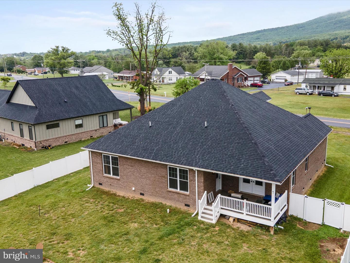 9242 MCGAHEYSVILLE RD, MC GAHEYSVILLE, Virginia 22840, 3 Bedrooms Bedrooms, ,2 BathroomsBathrooms,Residential,For sale,9242 MCGAHEYSVILLE RD,VARO2002276 MLS # VARO2002276