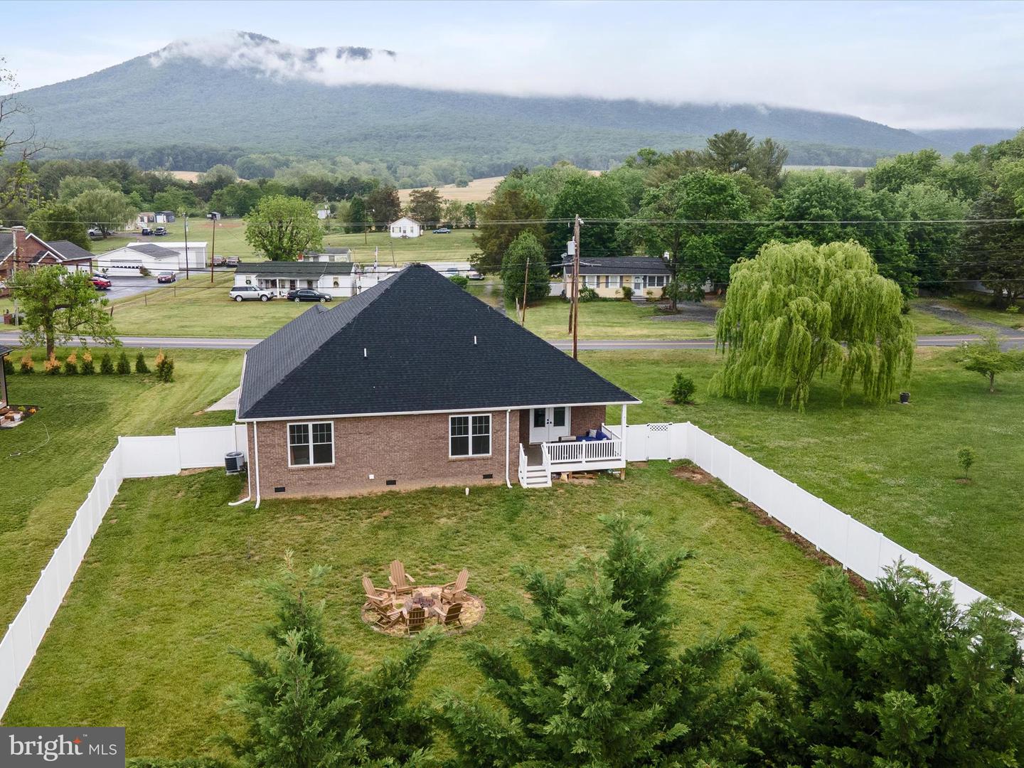 9242 MCGAHEYSVILLE RD, MC GAHEYSVILLE, Virginia 22840, 3 Bedrooms Bedrooms, ,2 BathroomsBathrooms,Residential,For sale,9242 MCGAHEYSVILLE RD,VARO2002276 MLS # VARO2002276