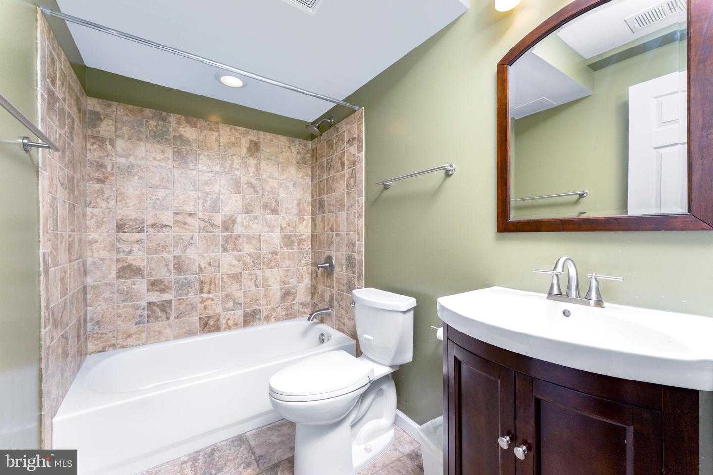 12917 FRAMINGHAM CT, HERNDON, Virginia 20171, 5 Bedrooms Bedrooms, ,3 BathroomsBathrooms,Residential,For sale,12917 FRAMINGHAM CT,VAFX2239954 MLS # VAFX2239954