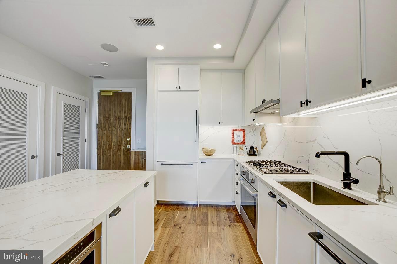 1111 PENNSYLVANIA AVE SE #409, WASHINGTON, District Of Columbia 20003, 2 Bedrooms Bedrooms, ,2 BathroomsBathrooms,Residential,For sale,1111 PENNSYLVANIA AVE SE #409,DCDC2199666 MLS # DCDC2199666