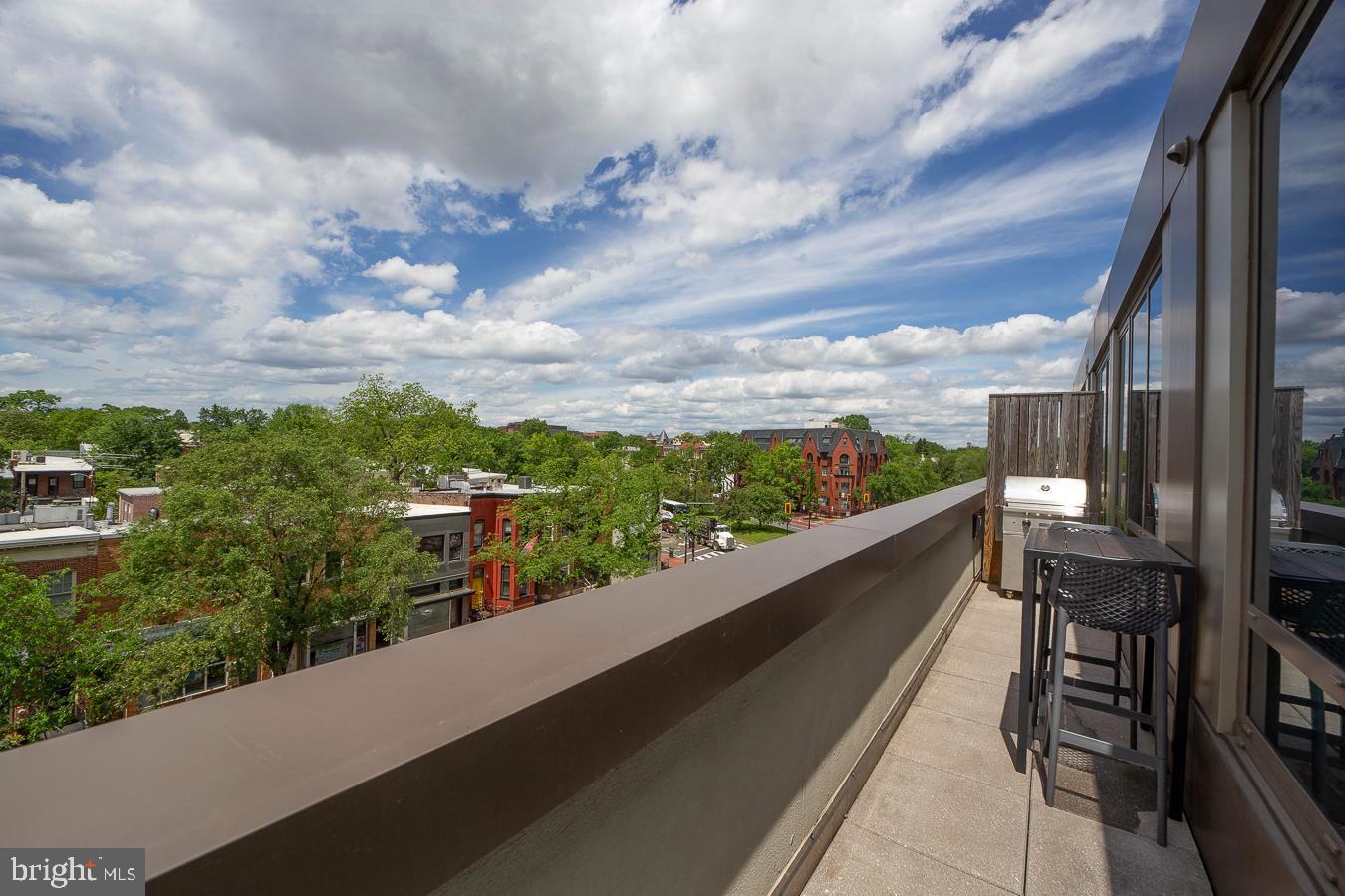 1111 PENNSYLVANIA AVE SE #409, WASHINGTON, District Of Columbia 20003, 2 Bedrooms Bedrooms, ,2 BathroomsBathrooms,Residential,For sale,1111 PENNSYLVANIA AVE SE #409,DCDC2199666 MLS # DCDC2199666