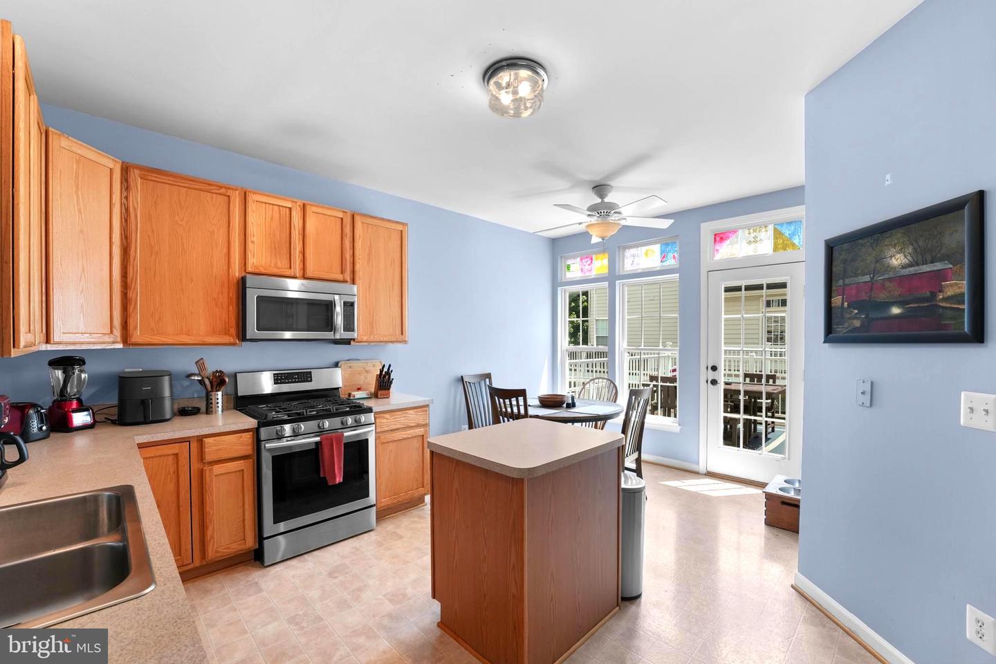 195 ONYX WAY, WARRENTON, Virginia 20186, 3 Bedrooms Bedrooms, ,2 BathroomsBathrooms,Residential,For sale,195 ONYX WAY,VAFQ2016544 MLS # VAFQ2016544