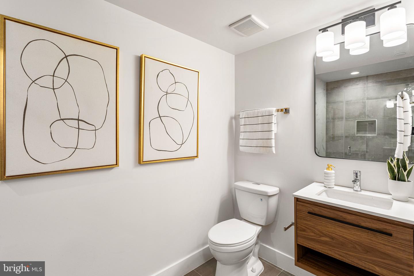 845 19TH ST NE #UNIT 7, WASHINGTON, District Of Columbia 20002, 1 Bedroom Bedrooms, ,1 BathroomBathrooms,Residential,For sale,845 19TH ST NE #UNIT 7,DCDC2199670 MLS # DCDC2199670