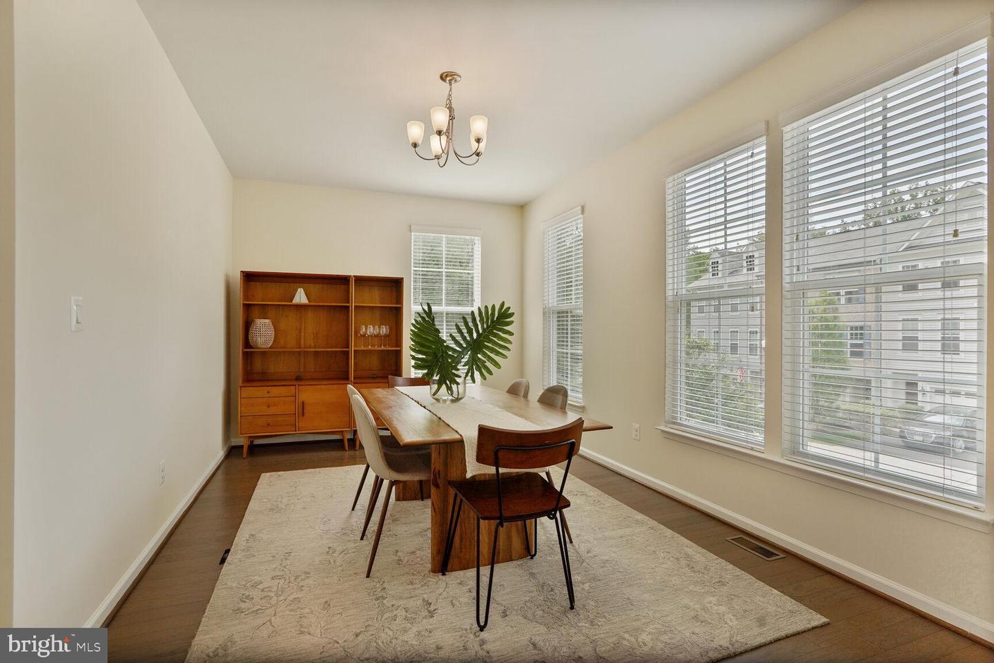 8108 HONEY BEE WAY, MANASSAS, Virginia 20111, 4 Bedrooms Bedrooms, ,3 BathroomsBathrooms,Residential,For sale,8108 HONEY BEE WAY,VAPW2094282 MLS # VAPW2094282