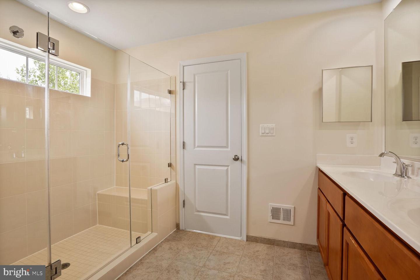 8108 HONEY BEE WAY, MANASSAS, Virginia 20111, 4 Bedrooms Bedrooms, ,3 BathroomsBathrooms,Residential,For sale,8108 HONEY BEE WAY,VAPW2094282 MLS # VAPW2094282