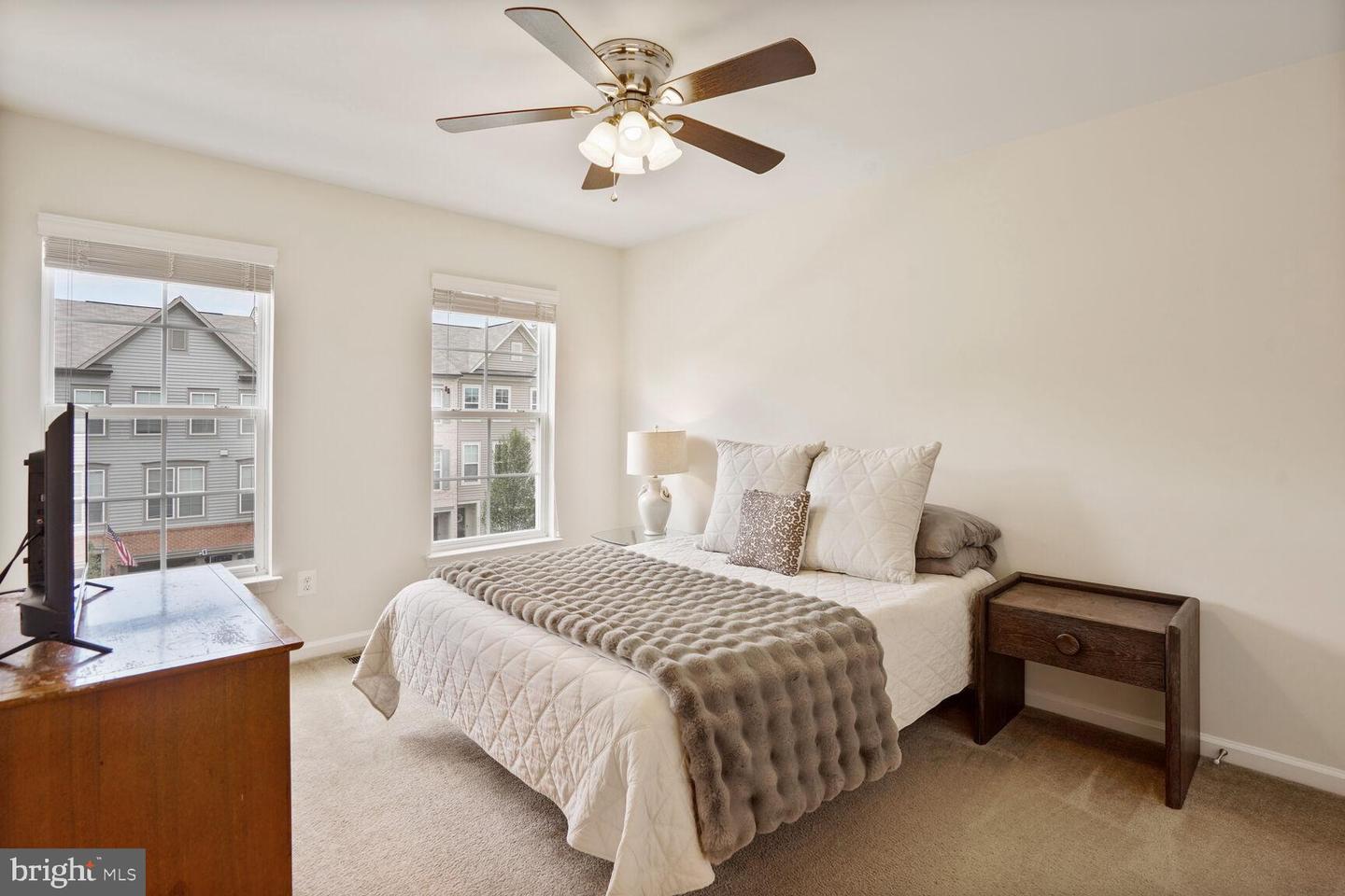 8108 HONEY BEE WAY, MANASSAS, Virginia 20111, 4 Bedrooms Bedrooms, ,3 BathroomsBathrooms,Residential,For sale,8108 HONEY BEE WAY,VAPW2094282 MLS # VAPW2094282