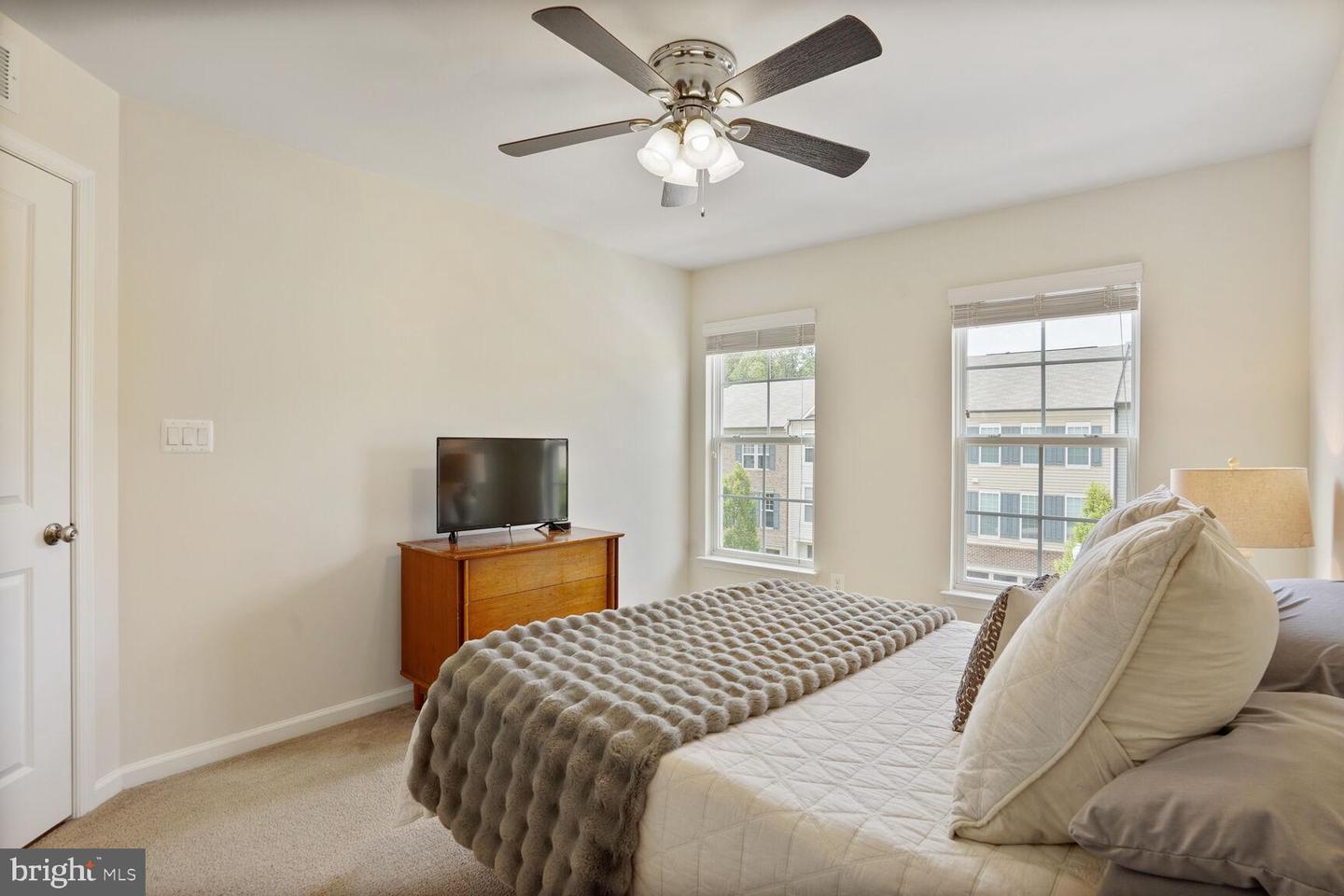 8108 HONEY BEE WAY, MANASSAS, Virginia 20111, 4 Bedrooms Bedrooms, ,3 BathroomsBathrooms,Residential,For sale,8108 HONEY BEE WAY,VAPW2094282 MLS # VAPW2094282