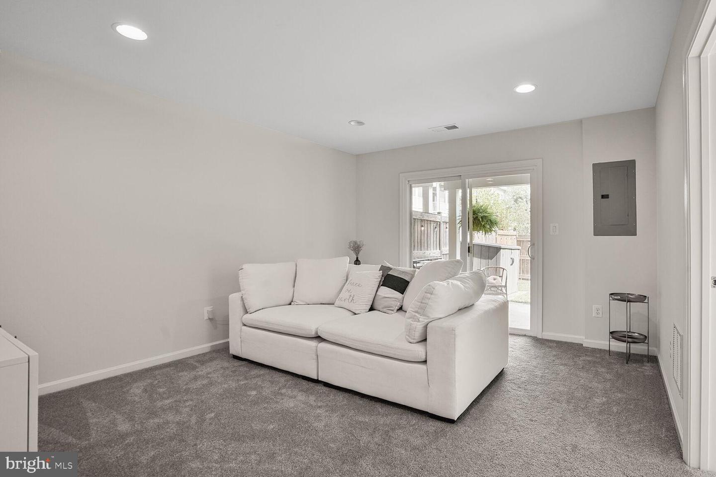 8108 HONEY BEE WAY, MANASSAS, Virginia 20111, 4 Bedrooms Bedrooms, ,3 BathroomsBathrooms,Residential,For sale,8108 HONEY BEE WAY,VAPW2094282 MLS # VAPW2094282