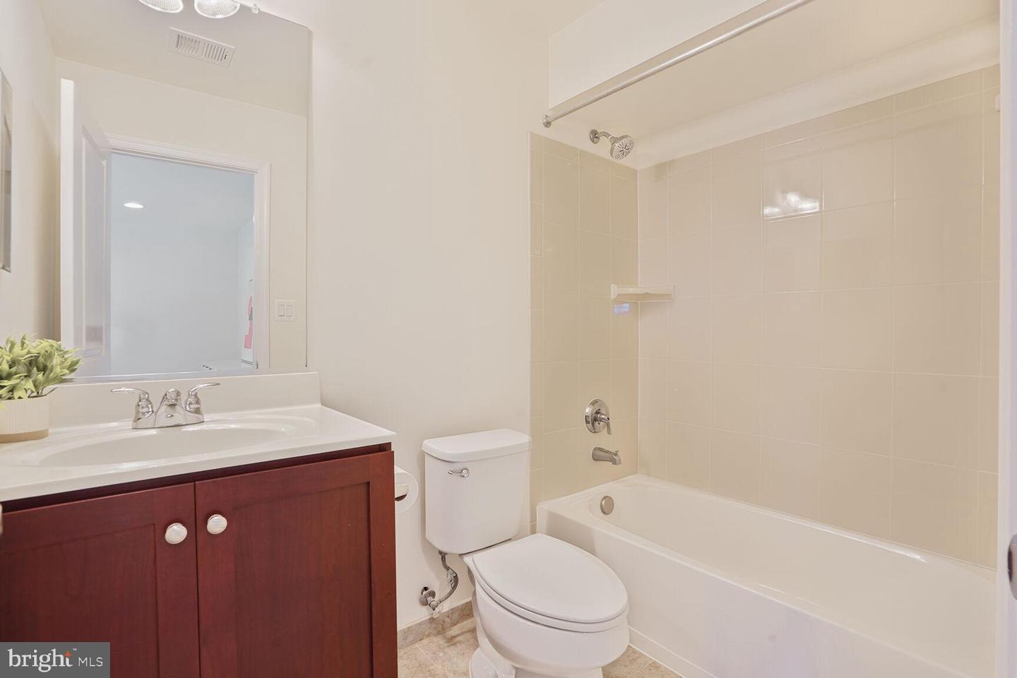 8108 HONEY BEE WAY, MANASSAS, Virginia 20111, 4 Bedrooms Bedrooms, ,3 BathroomsBathrooms,Residential,For sale,8108 HONEY BEE WAY,VAPW2094282 MLS # VAPW2094282