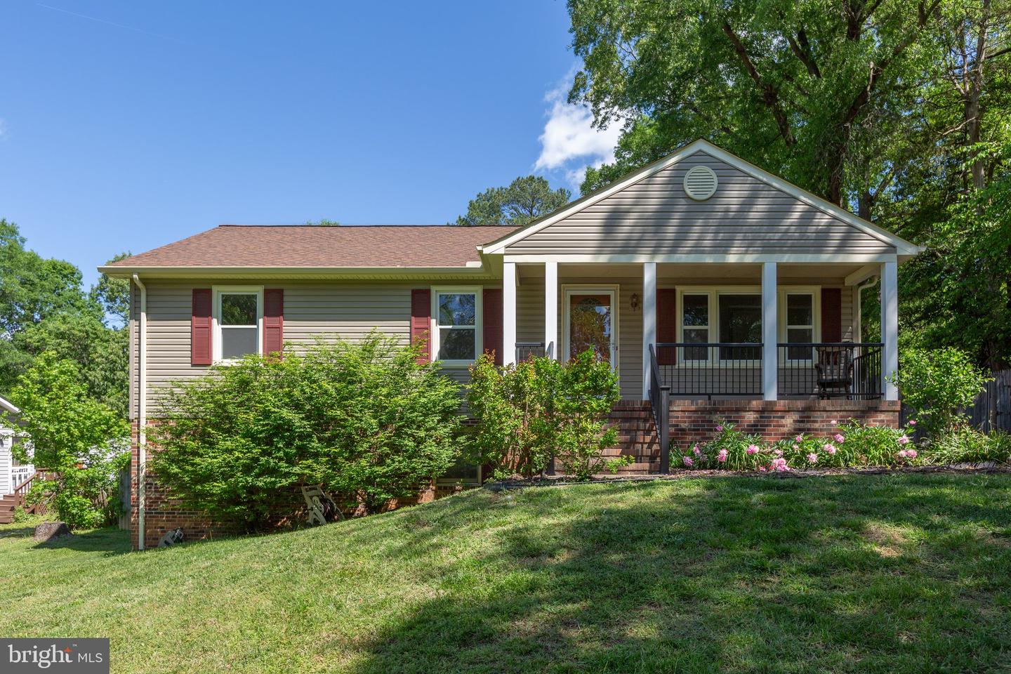 910 FICKLEN RD, FREDERICKSBURG, Virginia 22405, 4 Bedrooms Bedrooms, ,3 BathroomsBathrooms,Residential,For sale,910 FICKLEN RD,VAST2038658 MLS # VAST2038658