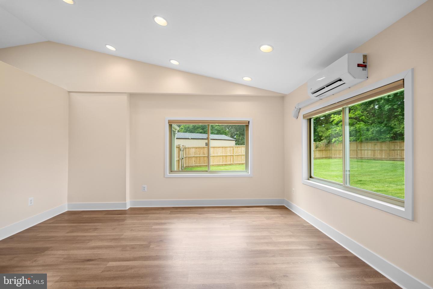 202 NUTMEG CT, STERLING, Virginia 20164, 3 Bedrooms Bedrooms, ,2 BathroomsBathrooms,Residential,For sale,202 NUTMEG CT,VALO2095992 MLS # VALO2095992