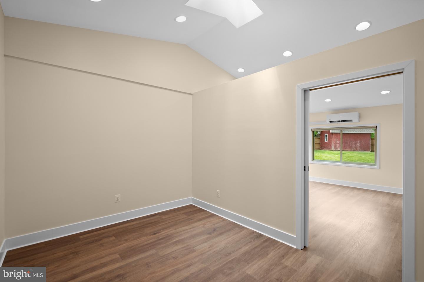 202 NUTMEG CT, STERLING, Virginia 20164, 3 Bedrooms Bedrooms, ,2 BathroomsBathrooms,Residential,For sale,202 NUTMEG CT,VALO2095992 MLS # VALO2095992