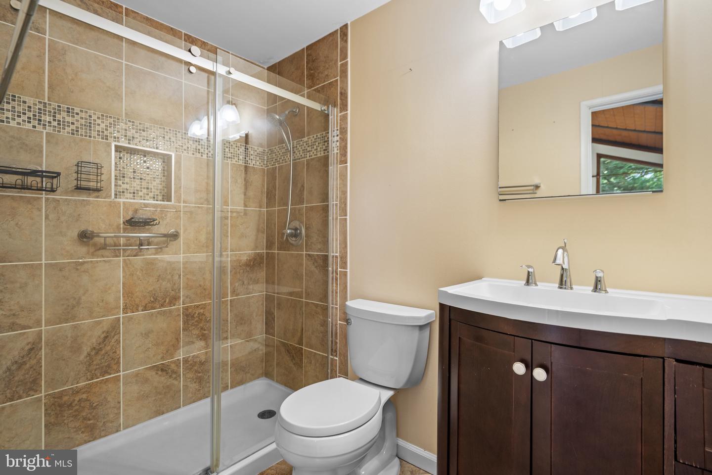 202 NUTMEG CT, STERLING, Virginia 20164, 3 Bedrooms Bedrooms, ,2 BathroomsBathrooms,Residential,For sale,202 NUTMEG CT,VALO2095992 MLS # VALO2095992