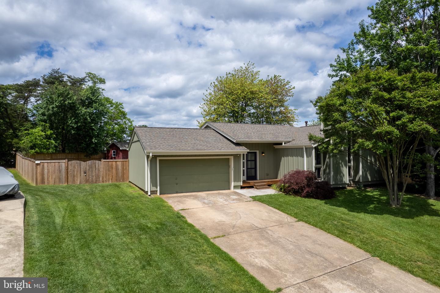 202 NUTMEG CT, STERLING, Virginia 20164, 3 Bedrooms Bedrooms, ,2 BathroomsBathrooms,Residential,For sale,202 NUTMEG CT,VALO2095992 MLS # VALO2095992