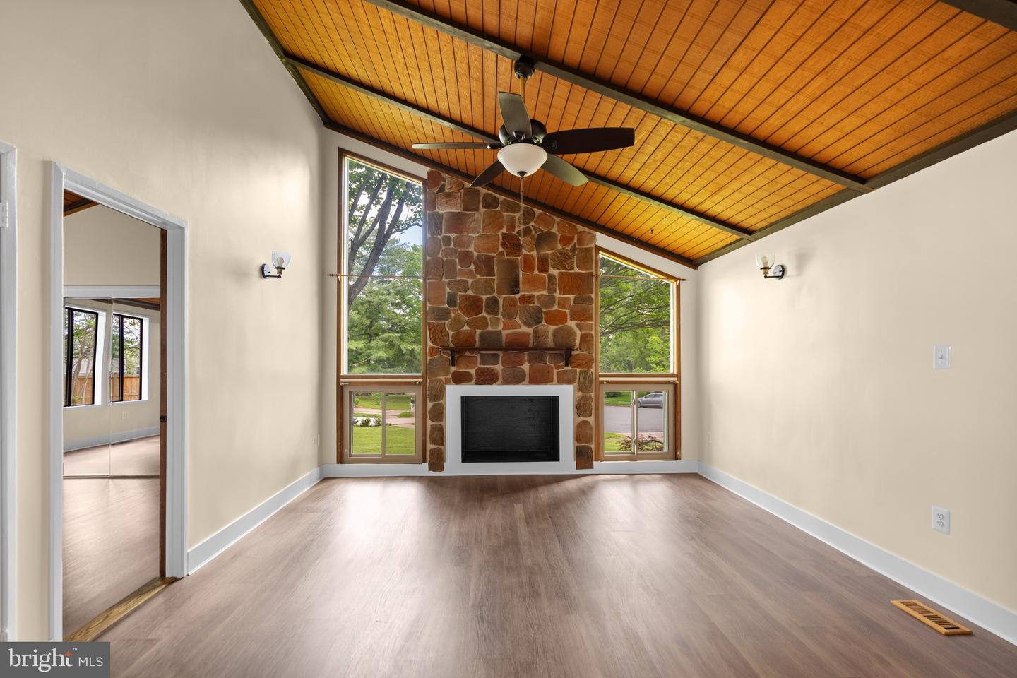 202 NUTMEG CT, STERLING, Virginia 20164, 3 Bedrooms Bedrooms, ,2 BathroomsBathrooms,Residential,For sale,202 NUTMEG CT,VALO2095992 MLS # VALO2095992