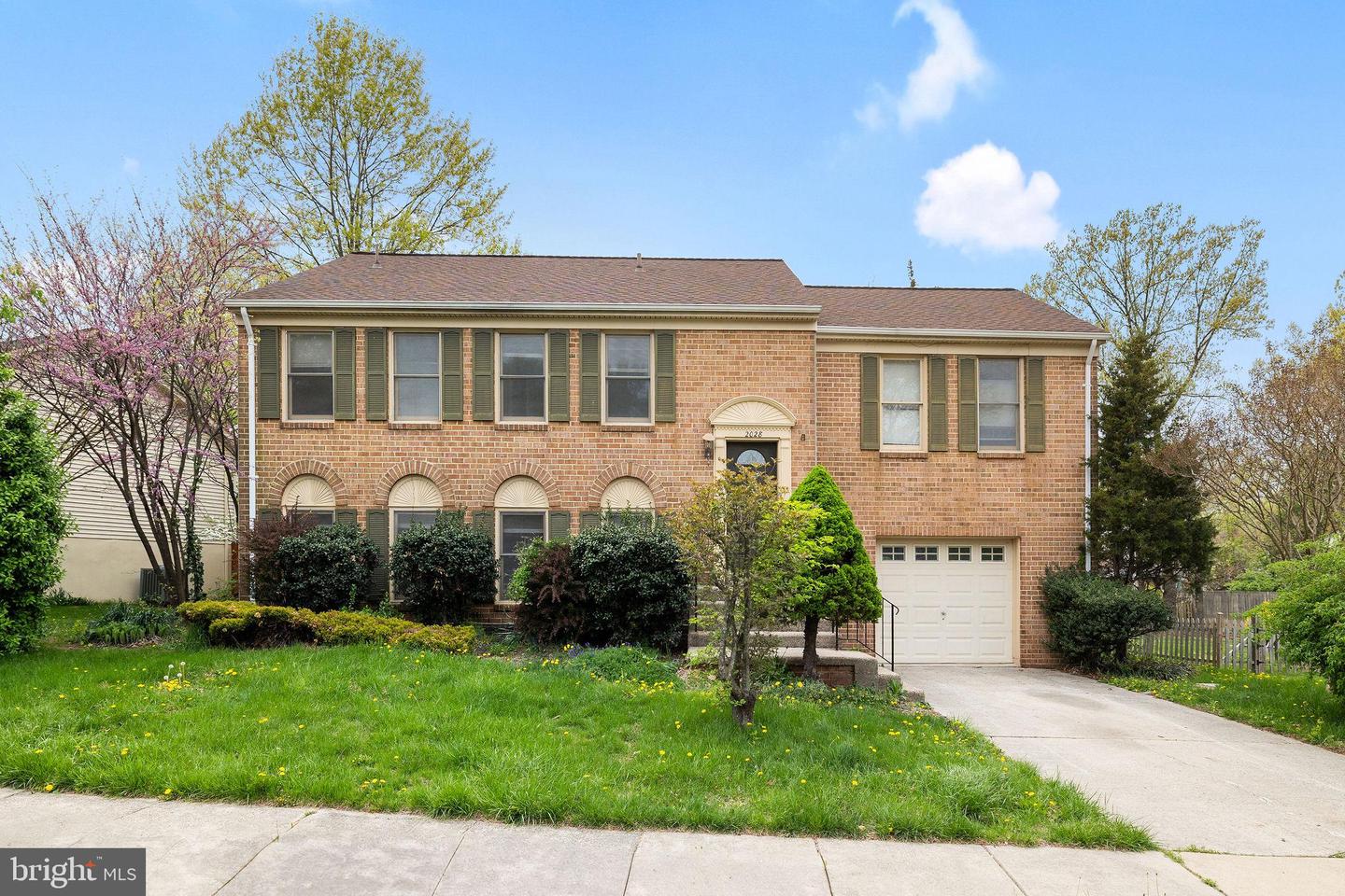2028 MALEADY DR, HERNDON, Virginia 20170, 5 Bedrooms Bedrooms, ,3 BathroomsBathrooms,Residential,For sale,2028 MALEADY DR,VAFX2239906 MLS # VAFX2239906