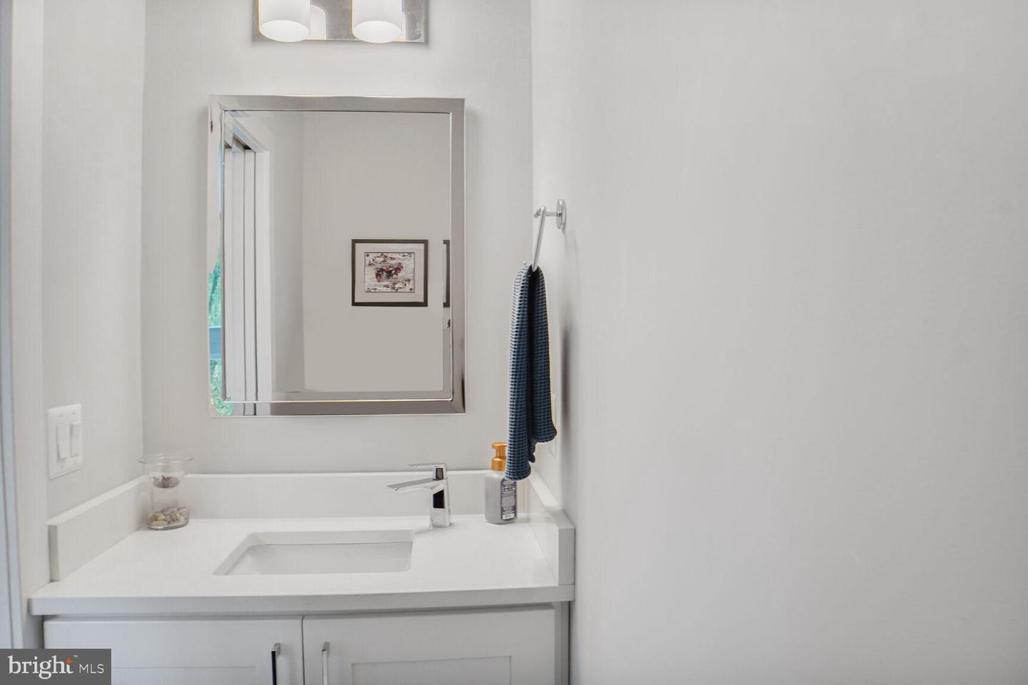 700 16TH ST NE #4, WASHINGTON, District Of Columbia 20002, 2 Bedrooms Bedrooms, ,1 BathroomBathrooms,Residential,For sale,700 16TH ST NE #4,DCDC2199836 MLS # DCDC2199836