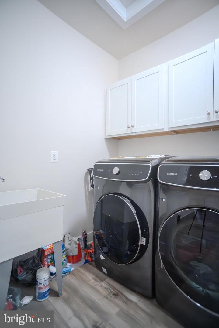 23883 EBONY EYES CT, ALDIE, Virginia 20105, 4 Bedrooms Bedrooms, ,4 BathroomsBathrooms,Residential,For sale,23883 EBONY EYES CT,VALO2096026 MLS # VALO2096026