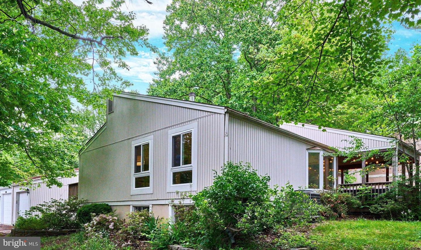 2238 SANIBEL DR, RESTON, Virginia 20191, 5 Bedrooms Bedrooms, ,3 BathroomsBathrooms,Residential,For sale,2238 SANIBEL DR,VAFX2239786 MLS # VAFX2239786